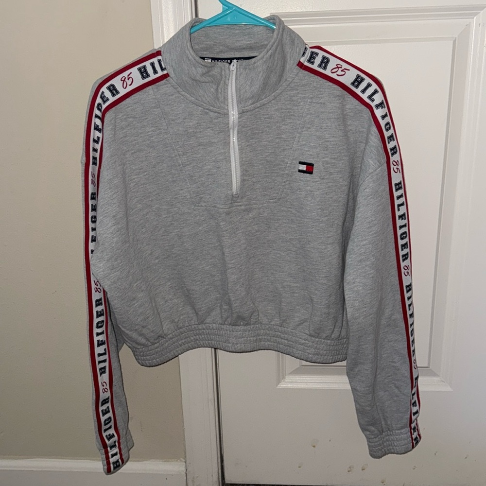 Tommy Hilfiger- Cropped hoodie